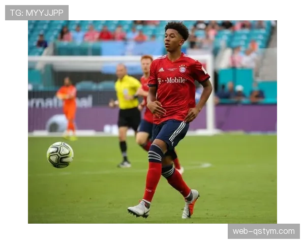 克里斯·理查兹防守稳定性下滑的原因与表现解析